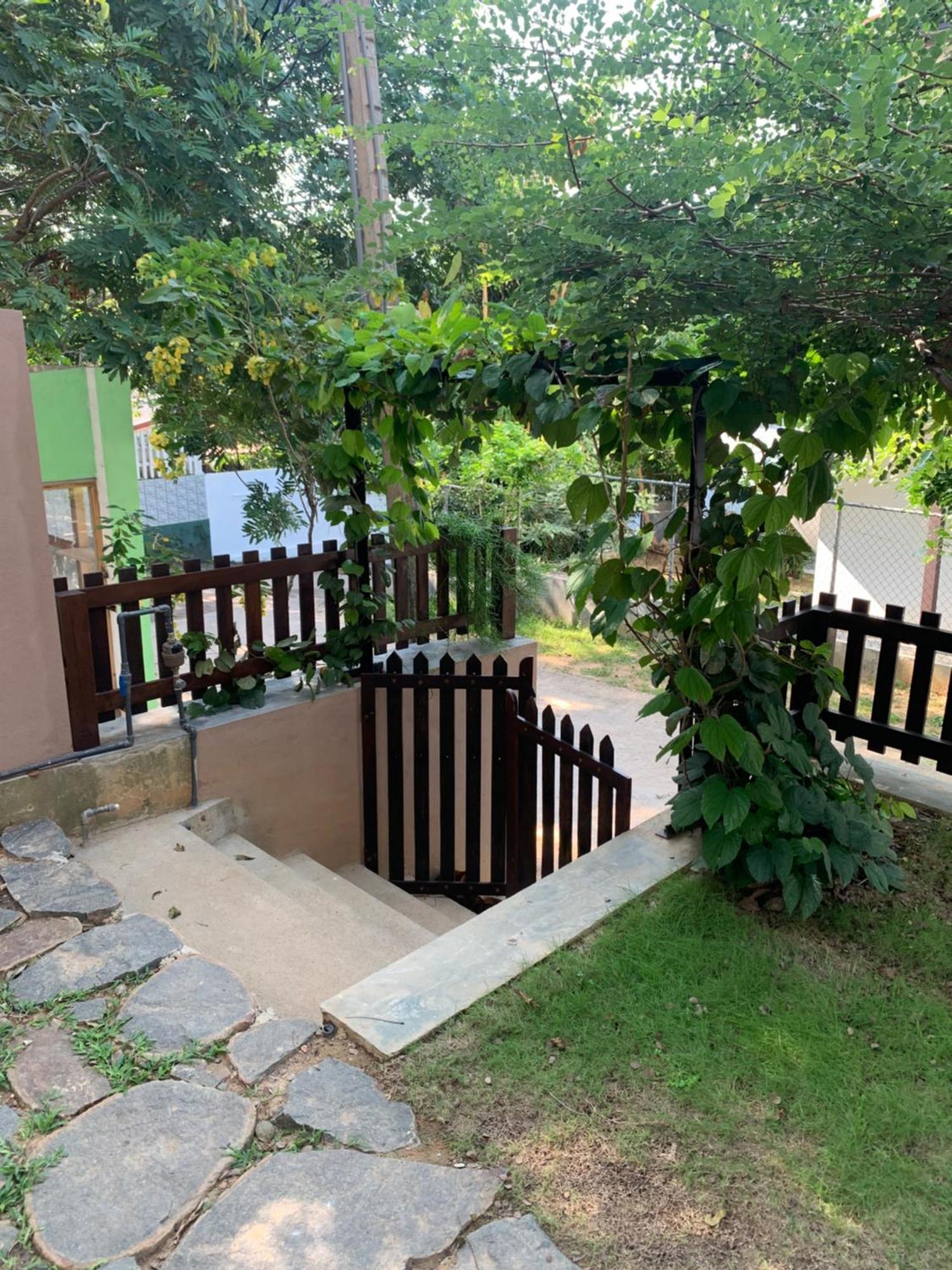Thaproo Bay Hiriketiya Acomodação com café da manhã Dikwella Exterior foto